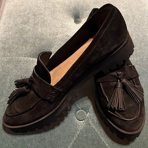 Via Spiga black suede vintage chunky tassel loafers size 8 womens lug sole